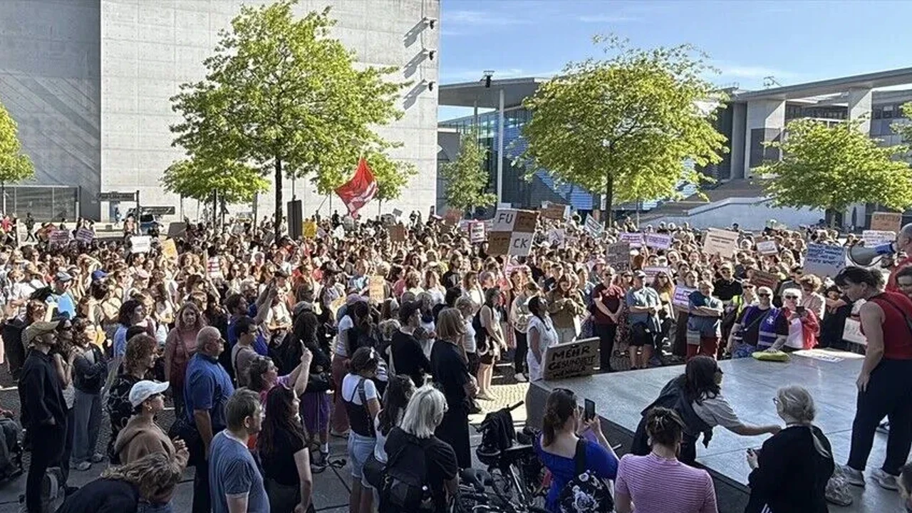 Almanya'da sağlık reformu protesto edildi