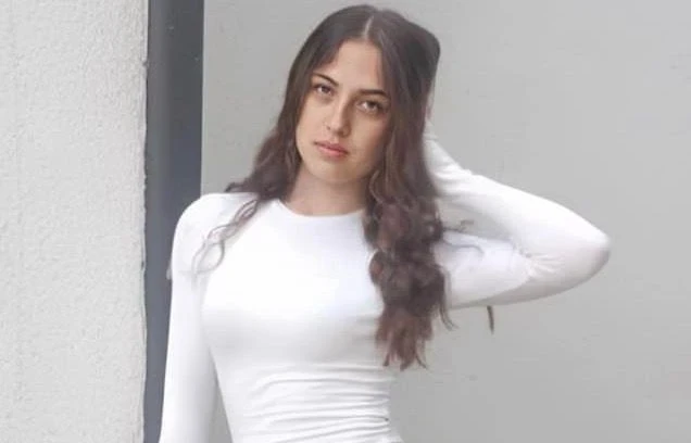 Denizde boğulma tehlikesi geçirdi, hastanede hayatını kaybetti