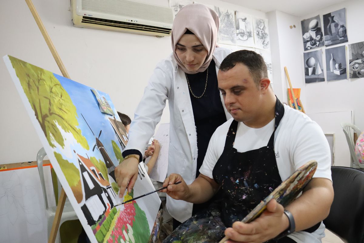 Down sendromlu İbrahim'in karate ve resim sevgisi
