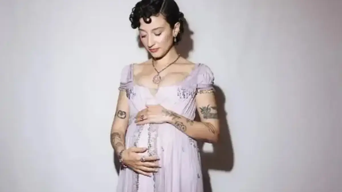 Doğuma sayılı günler kaldı! Melike Şahin karnı burnunda pozlarıyla gündemde