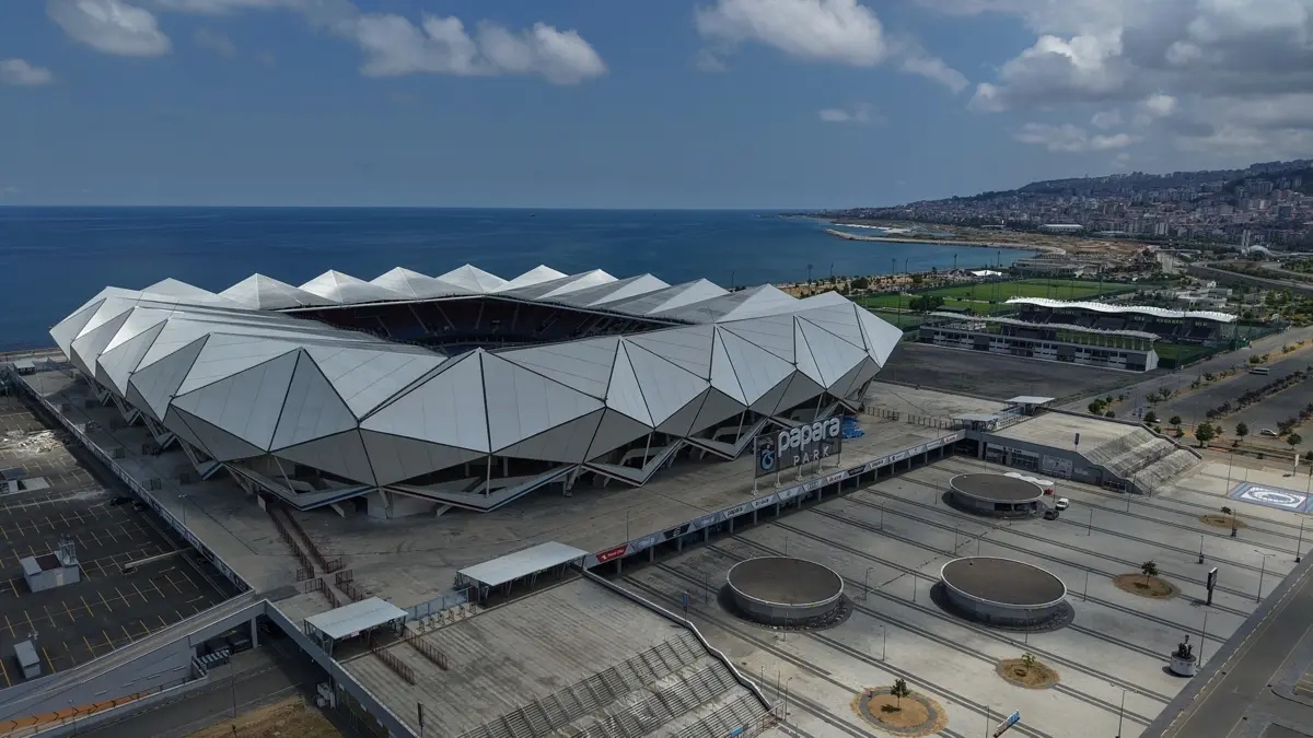 Trabzonspor'un stadı yeni sezon için yenileniyor
