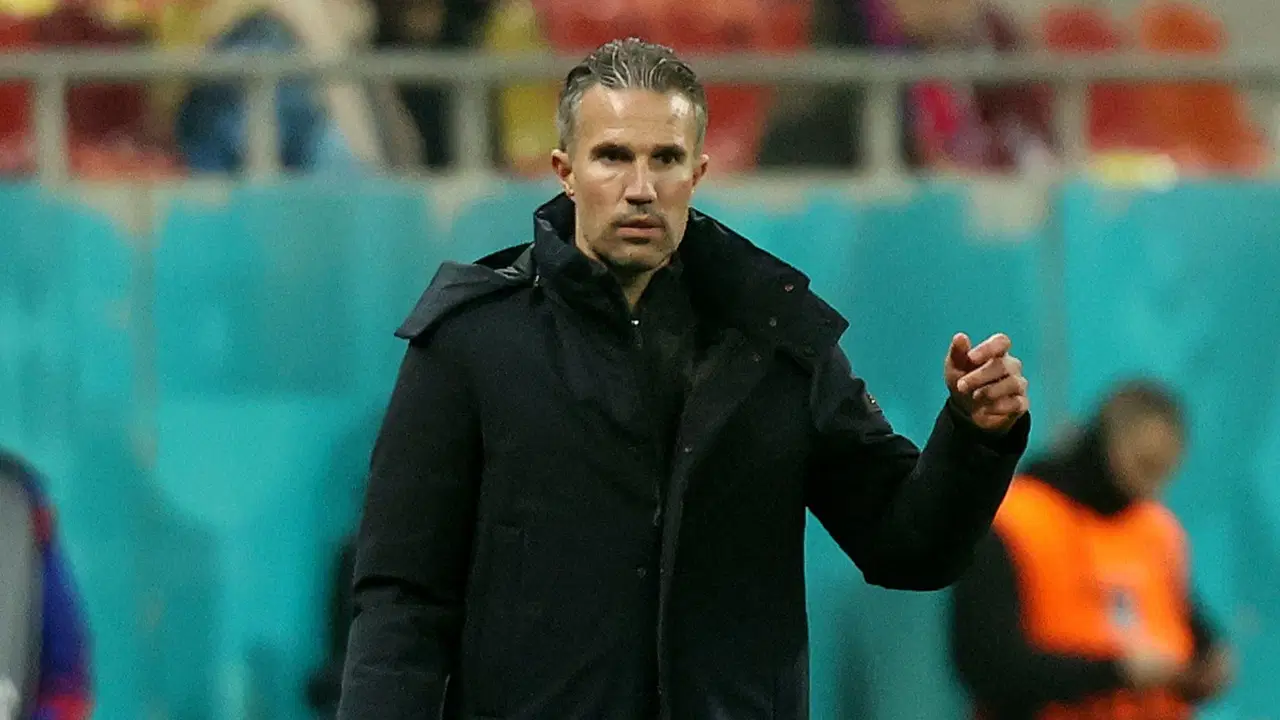 Feyenoord, teknik direktör Robin van Persie ile yollarını ayırdı