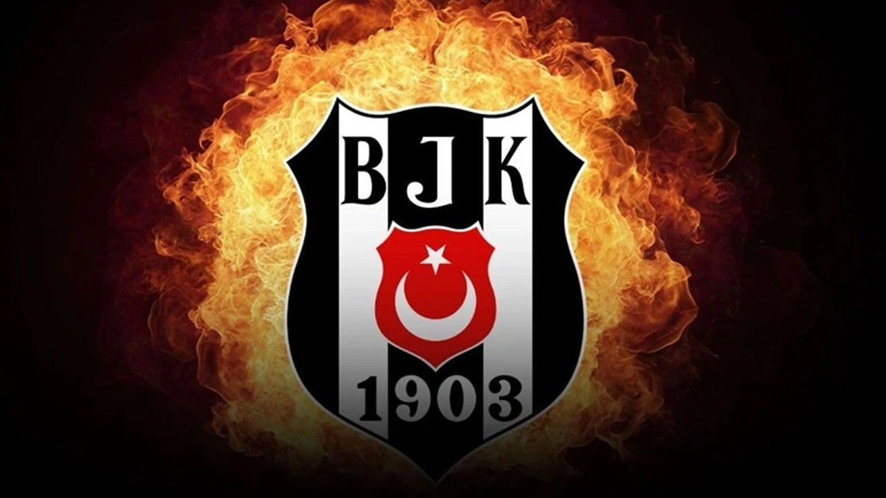 Beşiktaş transferde mutlu sona ulaştı: İstanbul'a geleceği saat resmen açıklandı