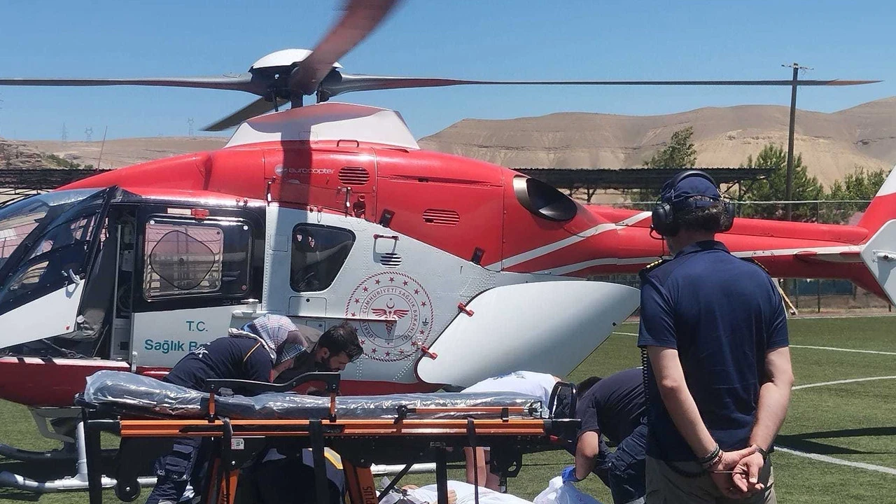Ambulans helikopter kritik yaralı için kalktı: Malatya’da yürek yakan kaza