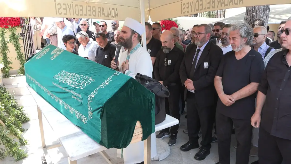 Milliyet Gazetesi Genel Yayın Yönetmeni Özay Şendir’in babası son yolculuğuna uğurlandı