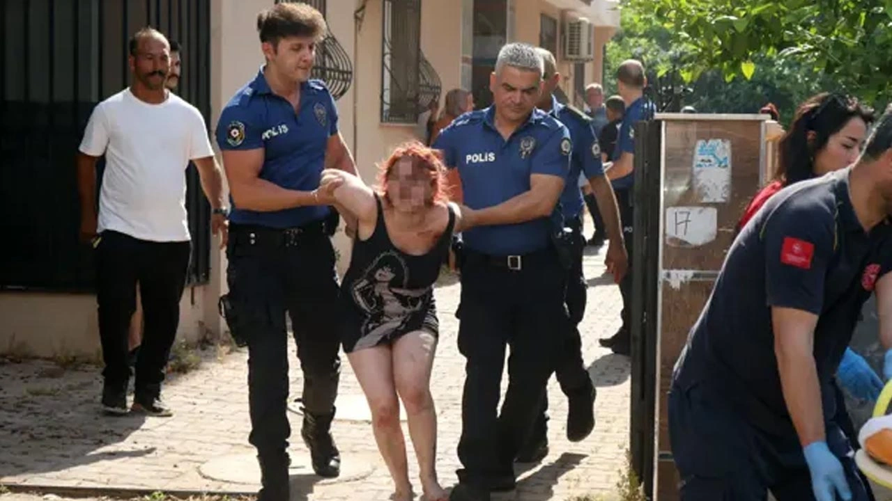 Evi ateşe verip kendisini içeriye kilitledi