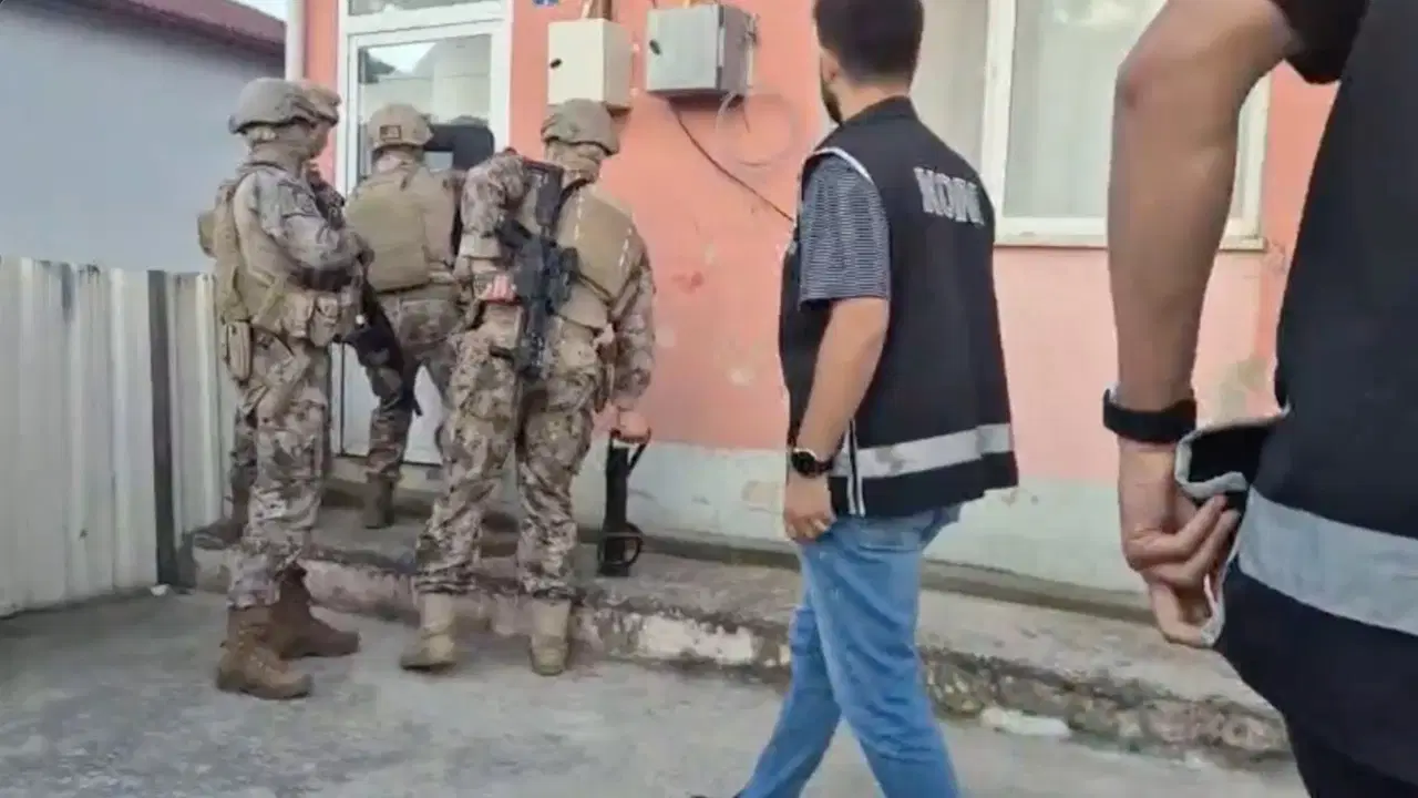 Kocaeli'de 'silah kaçakçılığı' operasyonu: 11 gözaltı