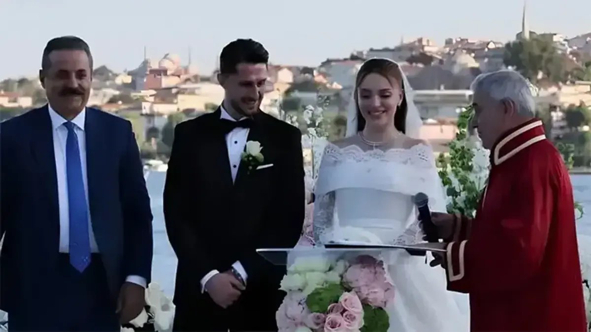 DÜĞÜNDE BABA ADI DETAYI GÜNDEM OLMUŞTU: Esen Matraş'ın Babası Konuştu: Bu Evlilik Gerçek Değil! Benden Kızımı İstemesi Gerekirdi