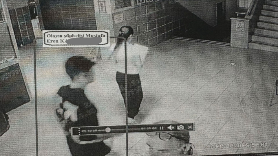 İstanbul'da AYT sınavında yapay zeka uygulamasıyla kopya çekmeyi deneyen bir kişi çıkarıldığı mahkemece tutuklandı
