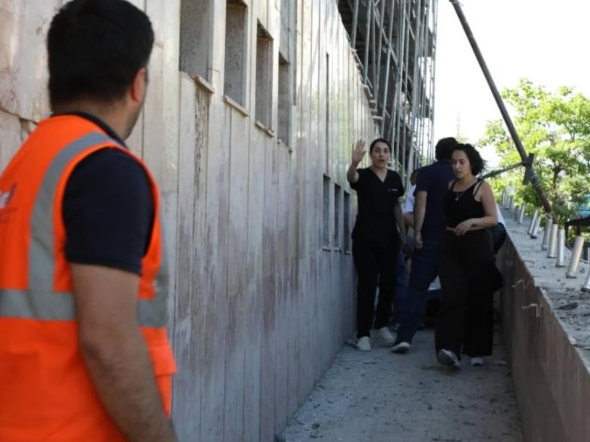 Tunceli'de inşaat iskelesinden düşen işçi yaşamını yitirdi