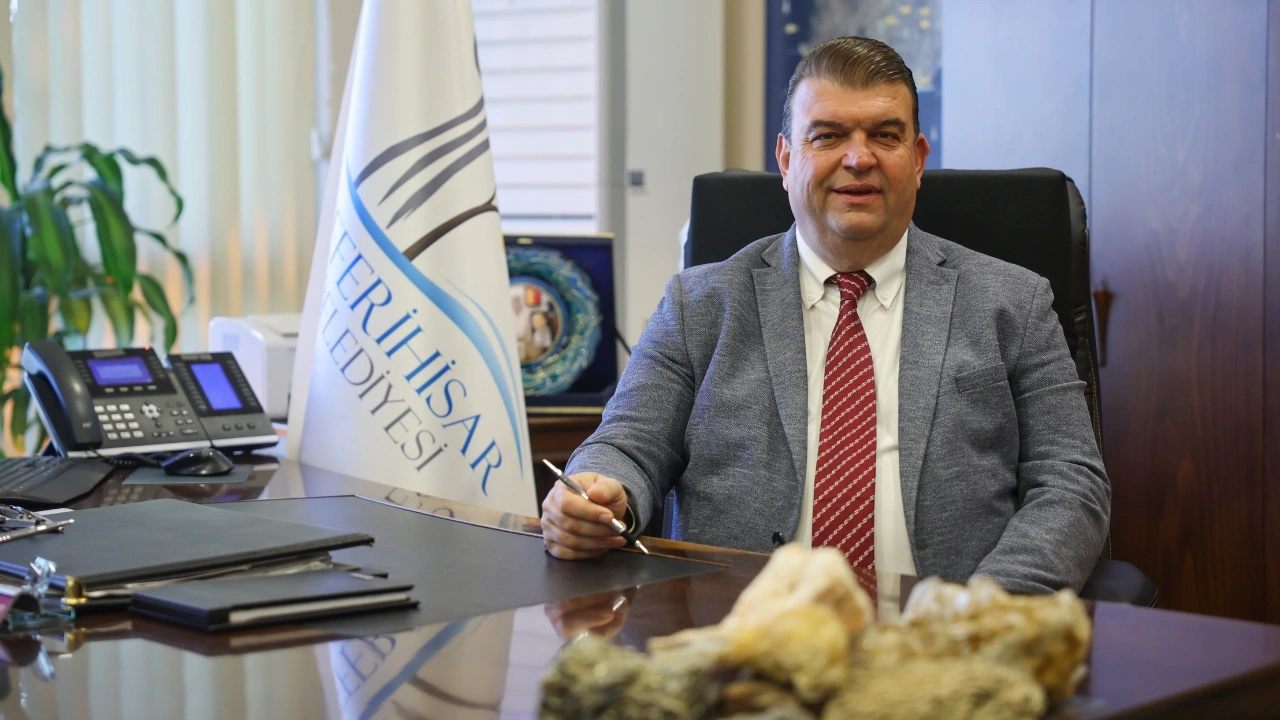 Tutuklu Seferihisar Belediye Başkanı'ndan ilk mesaj: "Adalet geç de olsa tecelli edecek"