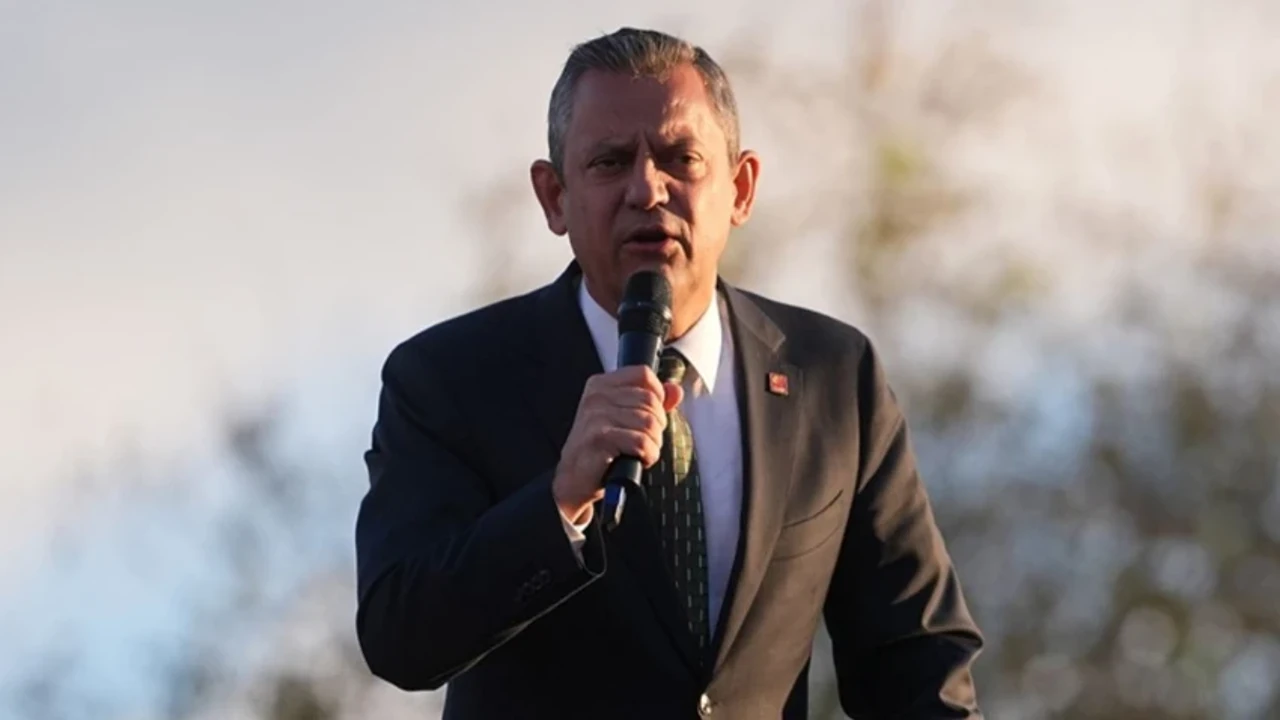 Özel, Garip Dede Dergahı'nda Alevilerle buluştu! "Taçları makamları geride bıraktık"