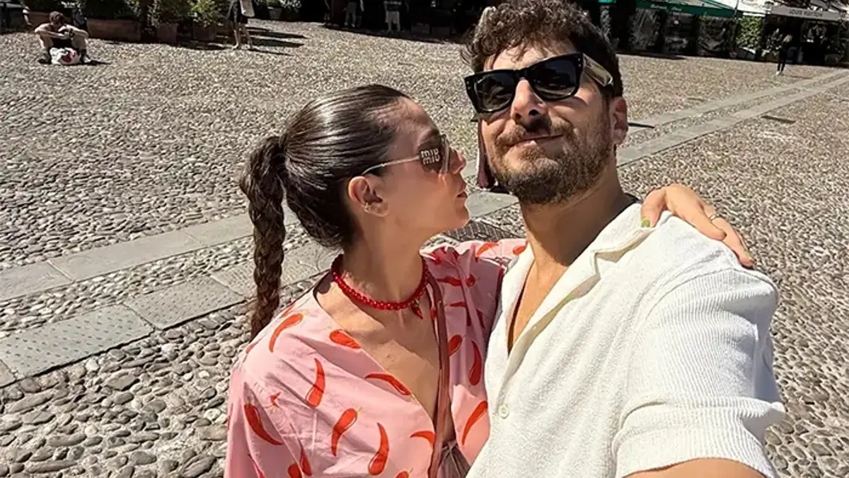 Evlilik Teklifi Sonrası Yeni Kare! Sıla Türkoğlu ile Ata Ayyıldız'dan Romantik Poz! Yorumlar Peş Peşe Geldi