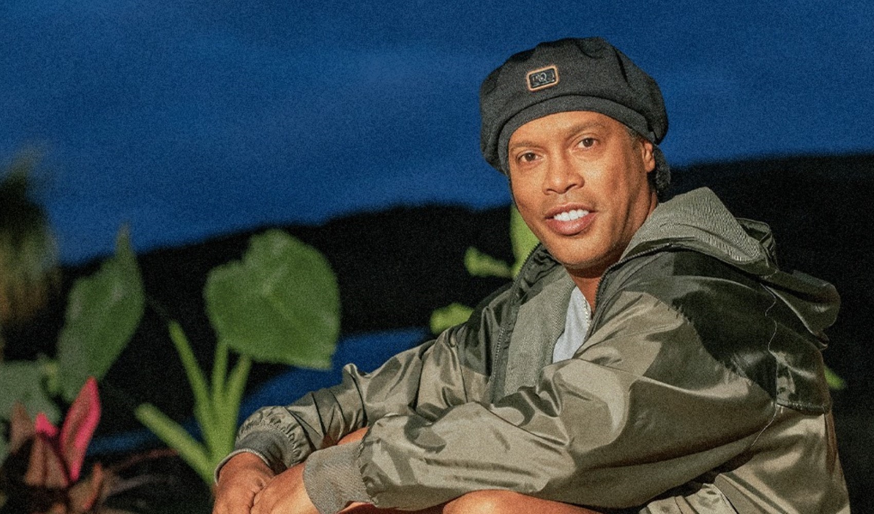 46 yaşındaki Ronaldinho yeniden sahalara dönüyor! Yeni takımı belli oldu...