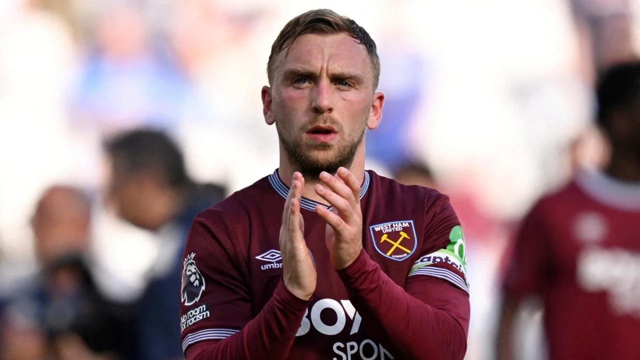 Kaptan gemiyi terk etmedi: Küme düşen West Ham'ı bırakmıyor!