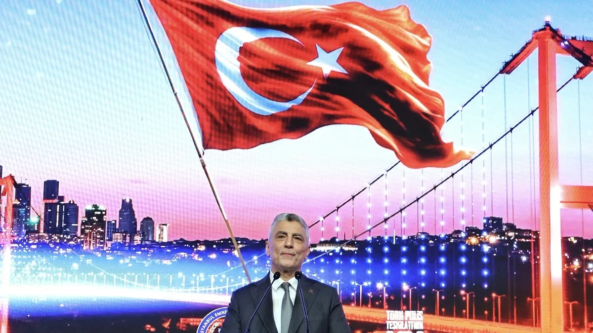 Türkiye'nin merkezde olduğu 2 koridor kritik önemde! Bakan Bolat Türk müteahhitler için fırsatı açıkladı