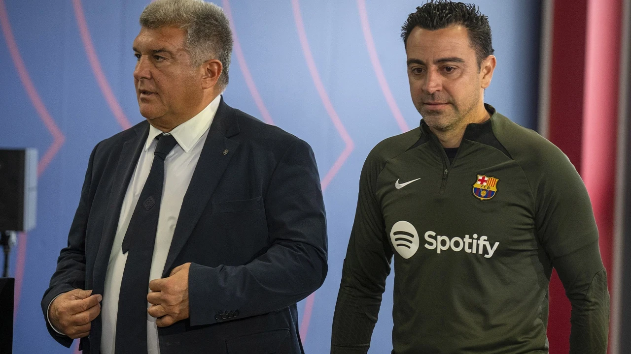 Barcelona'da Laporta Xavi'den intikamını aldı
