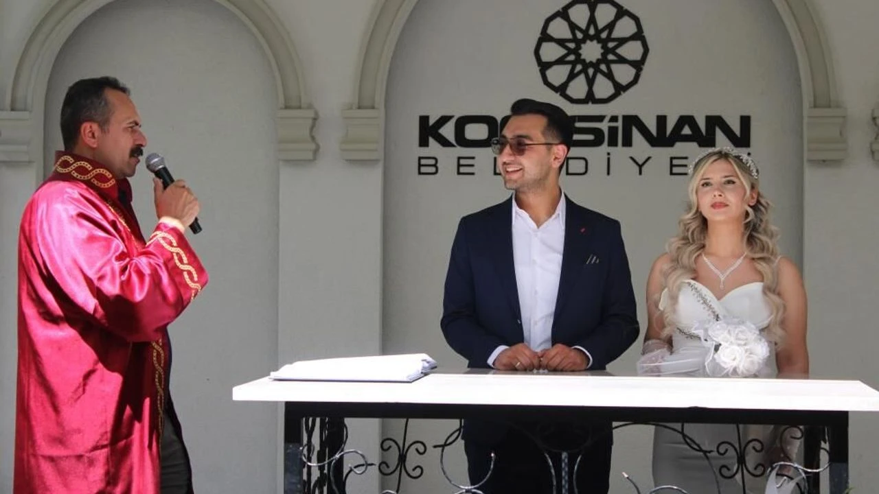 Türkiye aynı gün "evet" dedi! Yüzlerce çift evlendi