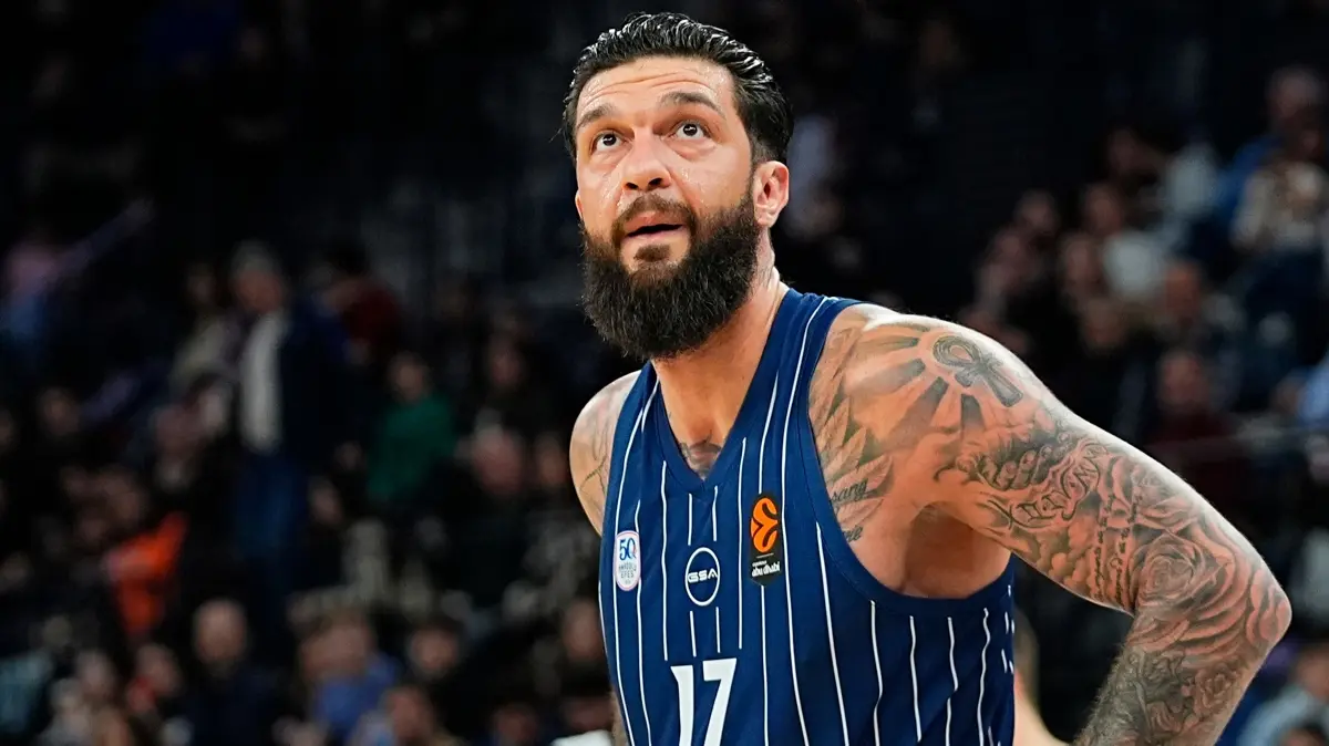 Anadolu Efes'te Vincent Poirier ile yollar ayrıldı