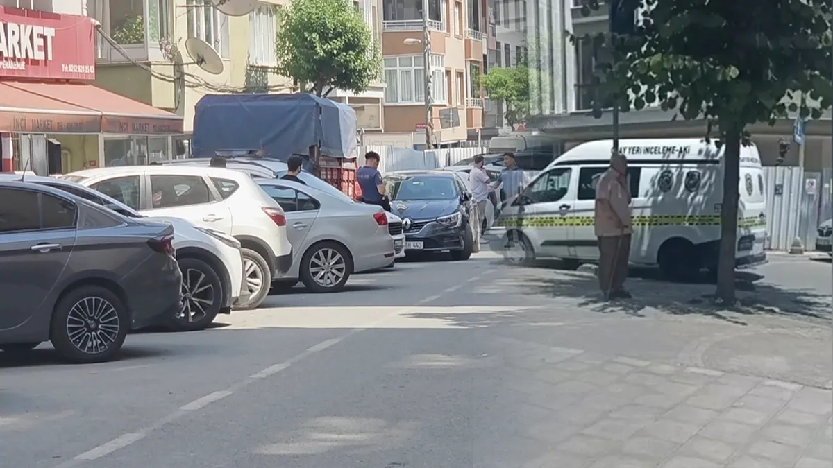 Küçükçekmece’de korkunç olay! Marketi kurşun yağmuruna tuttu: İş yeri sahibi yaralandı!