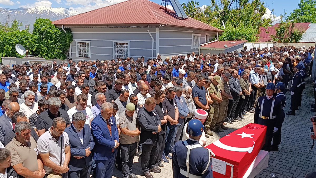 Kazada hayatını kaybeden uzman çavuş, son yolculuğuna uğurlandı