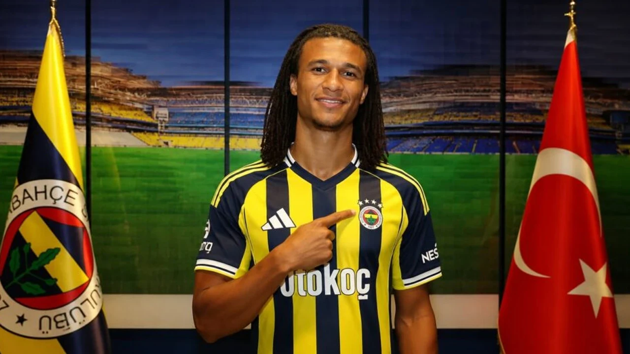 Fenerbahçe'nin yeni savunma fenomeni işbaşı yaptı: Nathan Ake Avusturya kampında