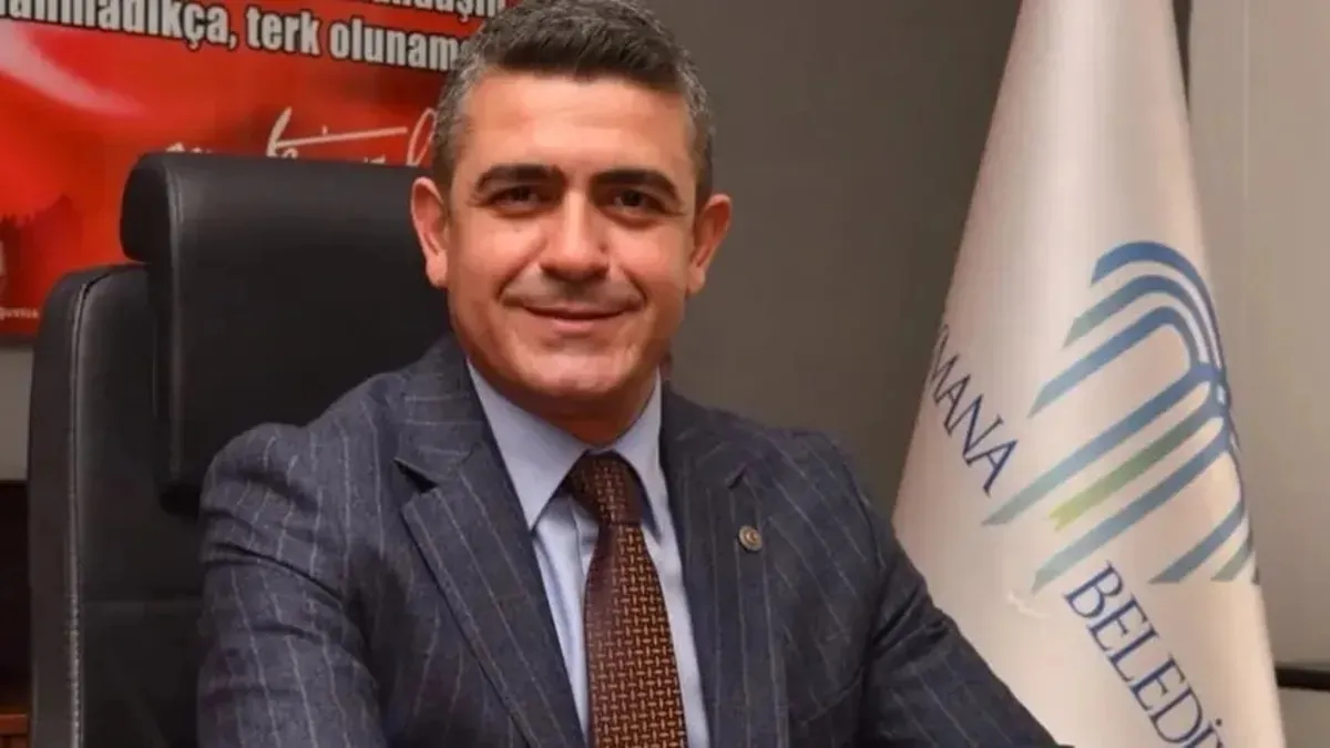 CHP'den istifa etmişti: Haymana Belediye Başkanı Levent Koç'un rozetini Başkan Erdoğan taktı!