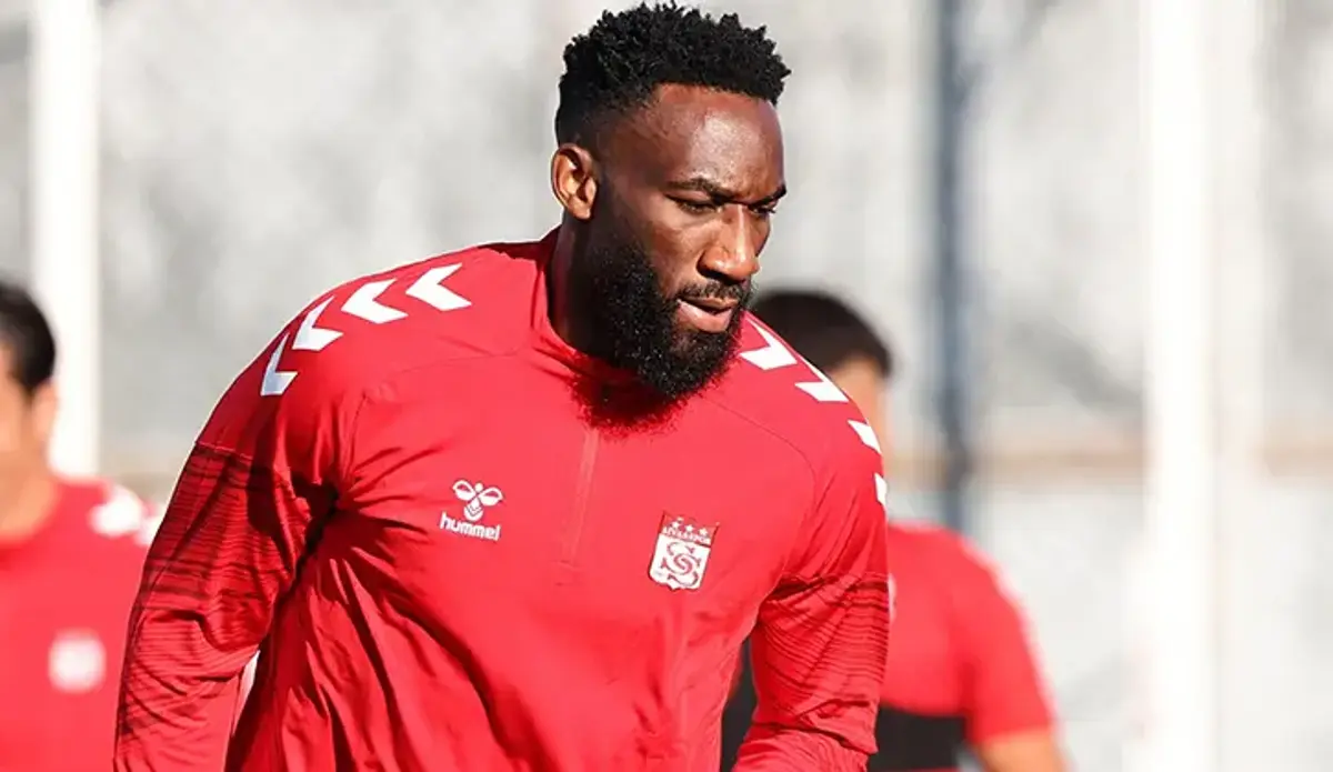 Sivasspor, Aaron Appindangoye’nin sözleşmesini yeniledi