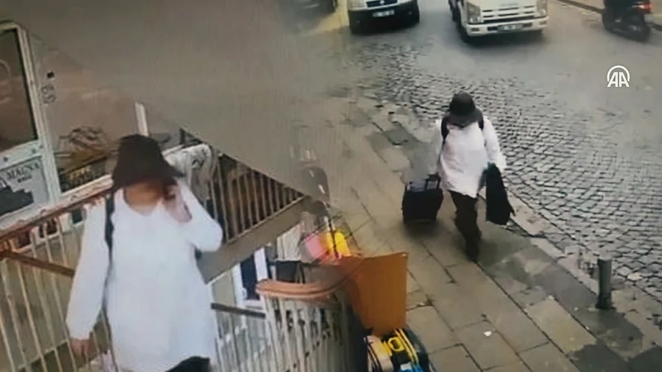 Boş valizle girdi, 170 milyon liralık altınla çıktı! 10 dakikalık vurgun kamerada