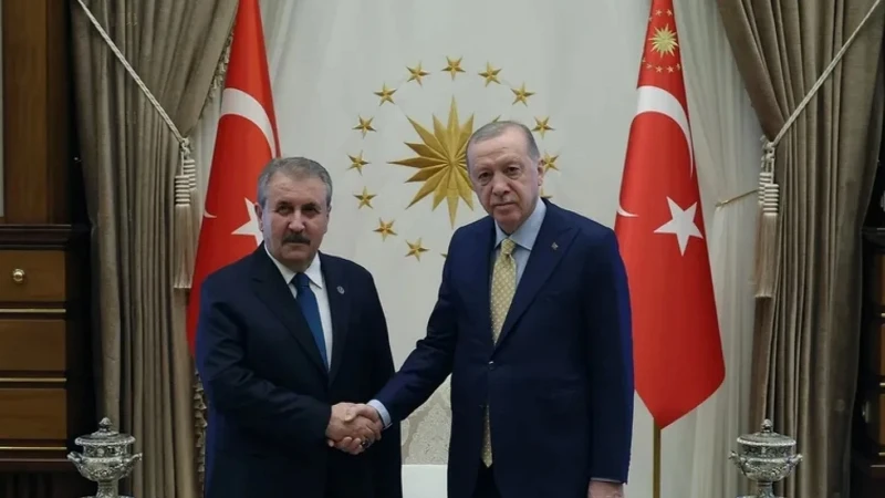 Cumhurbaşkanı Erdoğan'dan yeniden BBP Genel Başkanı seçilen Destici’ye tebrik