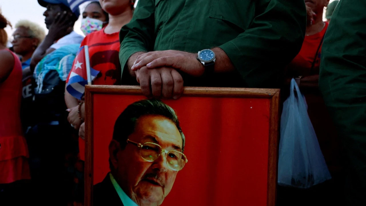 Küba Devlet Başkanı, Castro'nun doğum gününü kutladı