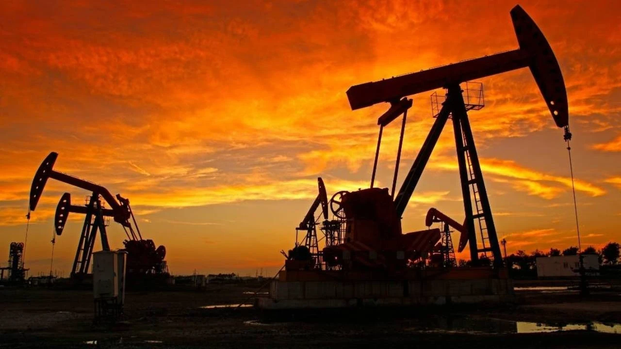 Goldman Sachs, 2027 yılı petrol fiyat beklentisini aşağı yönlü güncelledi