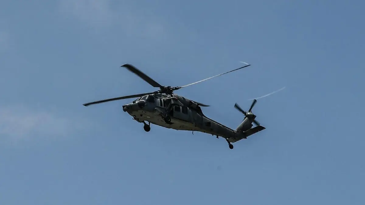 ABD helikopteri Umman Denizi'ne acil iniş yaptı: 1 mürettebat kayıp