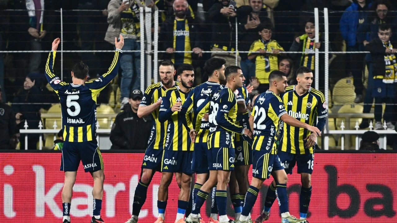 SARI KANARYA TV100’de SAHAYA ÇIKIYOR! Fenerbahçe Admira Wacker maçı ne zaman, saat kaçta?