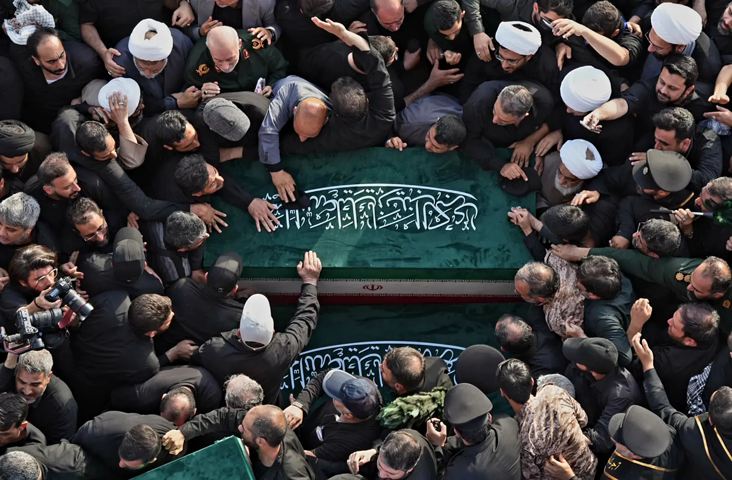 Hamaney'in cenazesi Irak'ın Necef kentine ulaştı