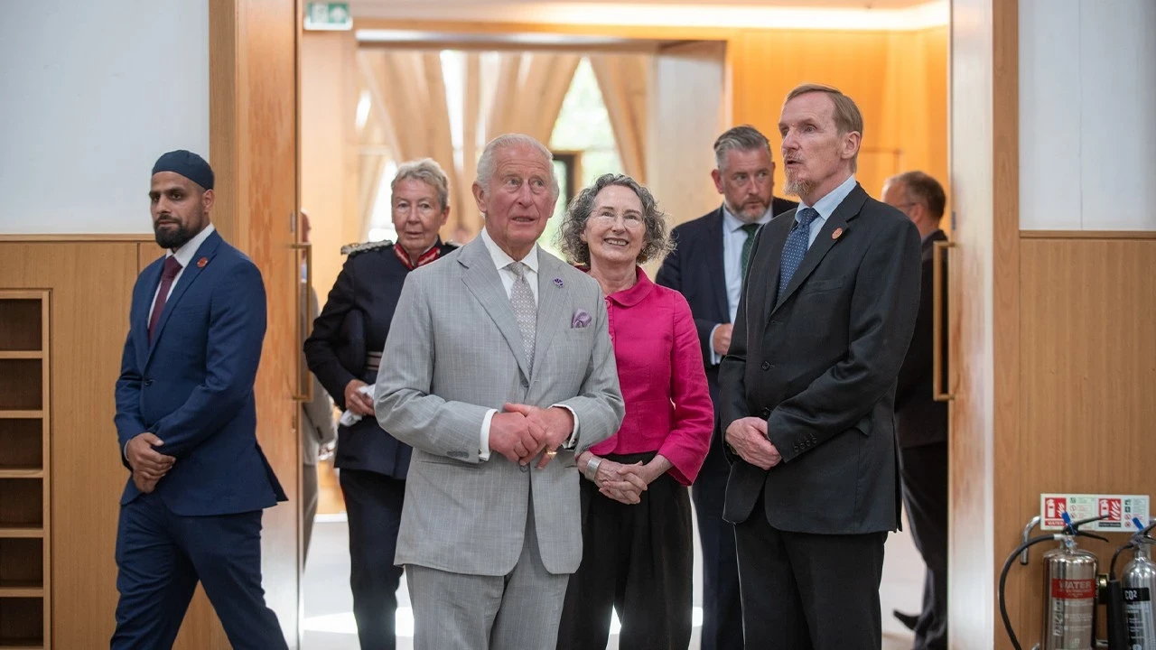 İngiltere Kralı 3. Charles'tan Cambridge Merkez Camisi'ne ziyaret! Cumhurbaşkanı Erdoğan'dan Türkiye daveti