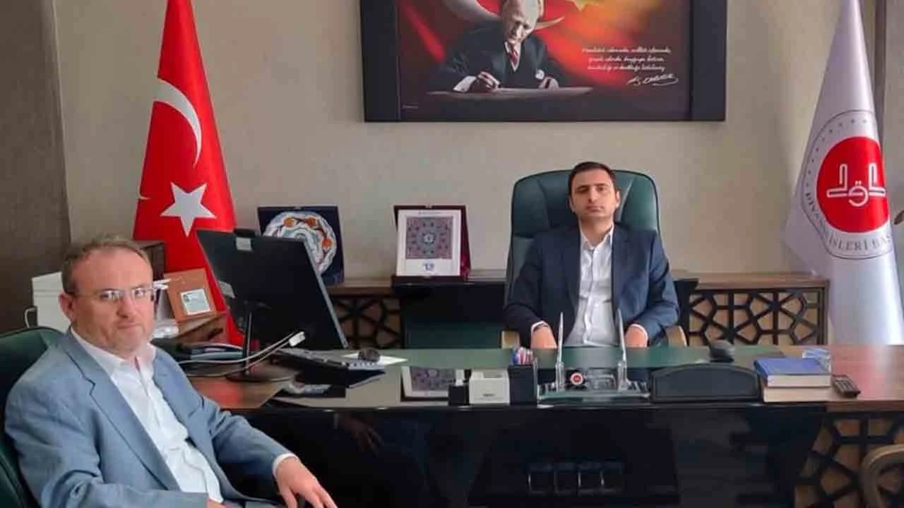 Vali Yardımcısının İl Müftüsünün koltuğuna oturmasına Mil-Diyanet Sen’den tepki! “Müftülük (fetva) makamının itibarına gölge düşürülemez!”