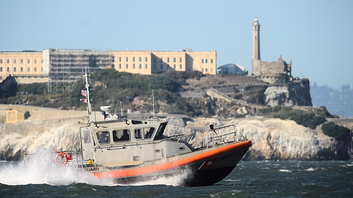 San Francisco'da Alcatraz Adası civarında tekne battı: 1 ölü, 3 kayıp