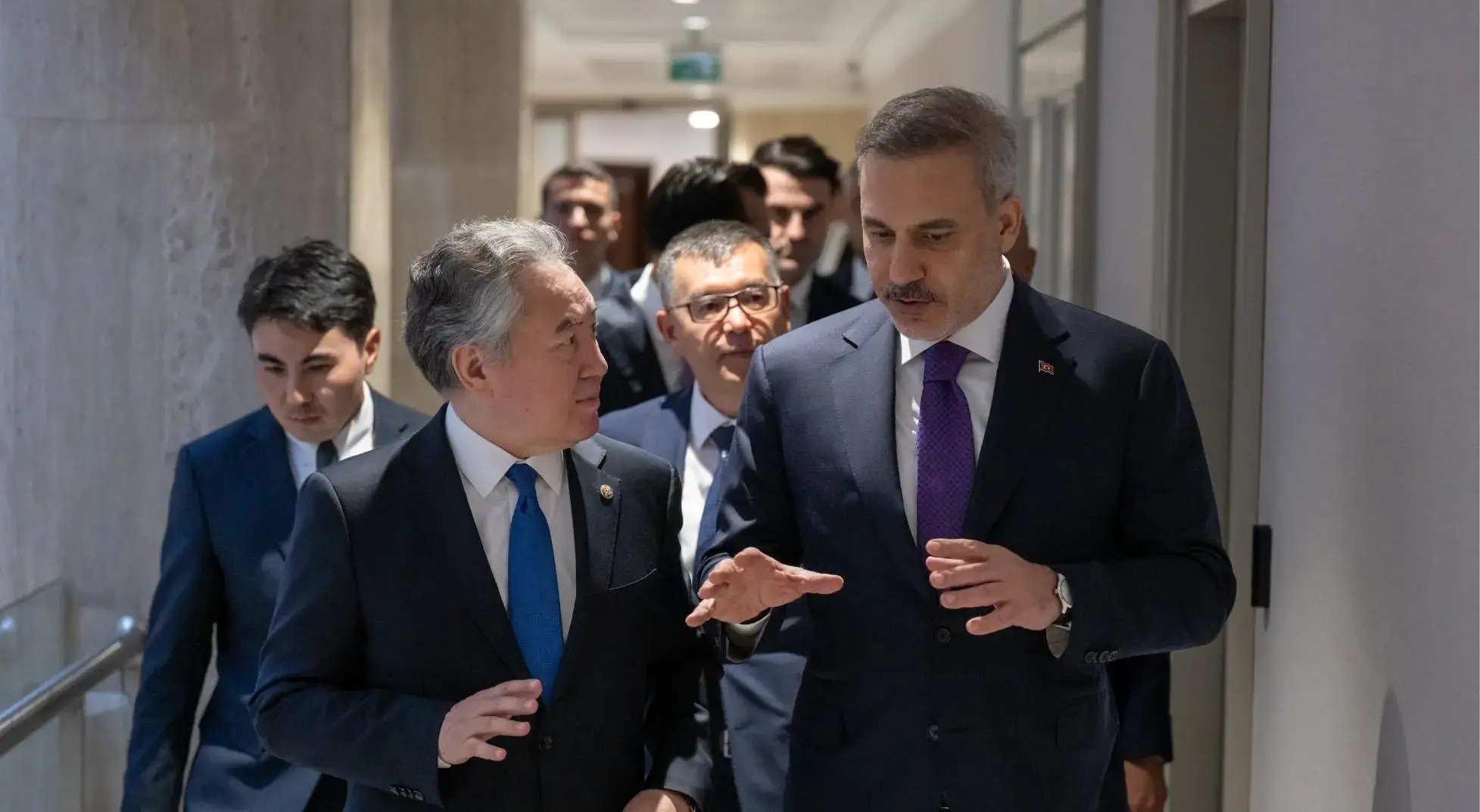 Dışişleri Bakanı Hakan Fidan, Kırgızistan mevkidaşı ile basın toplantısı düzenliyor