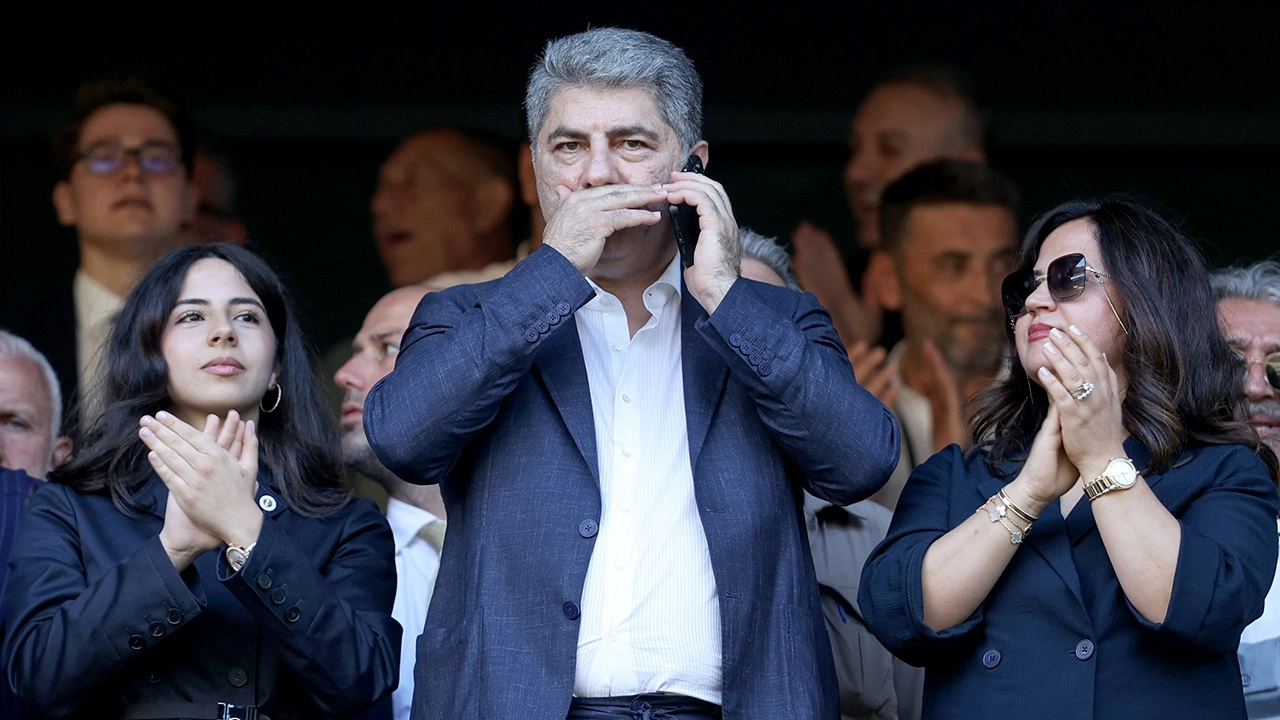 Hakan Safi yenilgiyi kabullendi: Aziz Yıldırım'ı tebrik etti