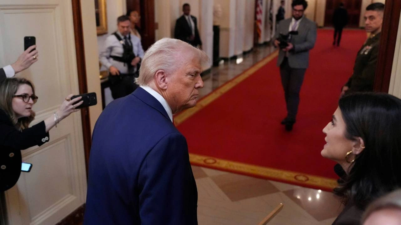 Trump bir kez daha muhabiri azarladı, ortam buz kesti! "Kendinden utanmalısın"