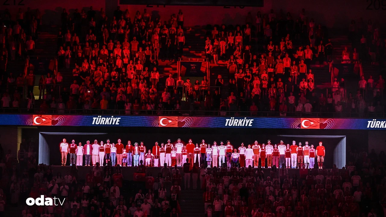 Vodafone’dan Voleybol Milletler Ligi'nde millilere hologram tribünden destek