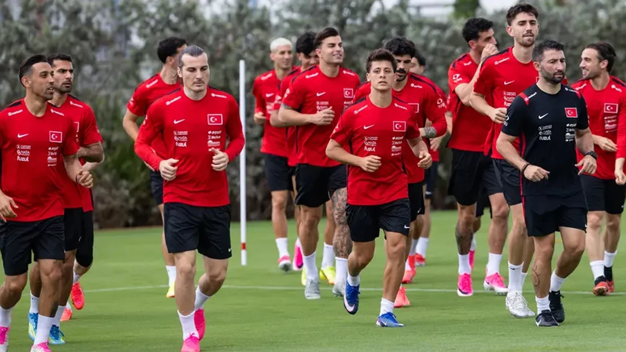 TFF'den duyuru geldi: 2 futbolcu A Milli Takım kampından ayrıldı