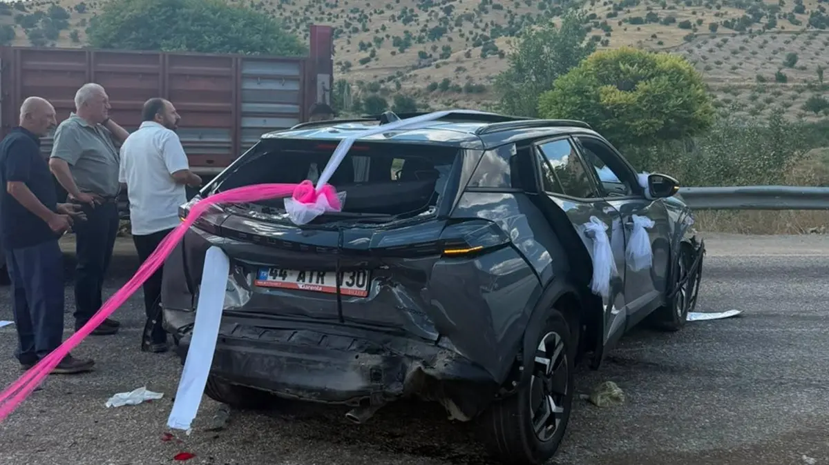 Düğün konvoyunda feci kaza: Yaralılar var