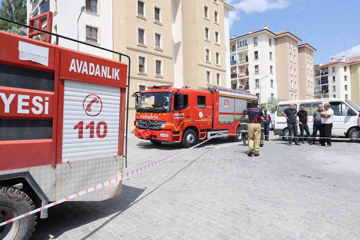 Nevşehir'de markette yangın: Kağıt havlular alev aldı
