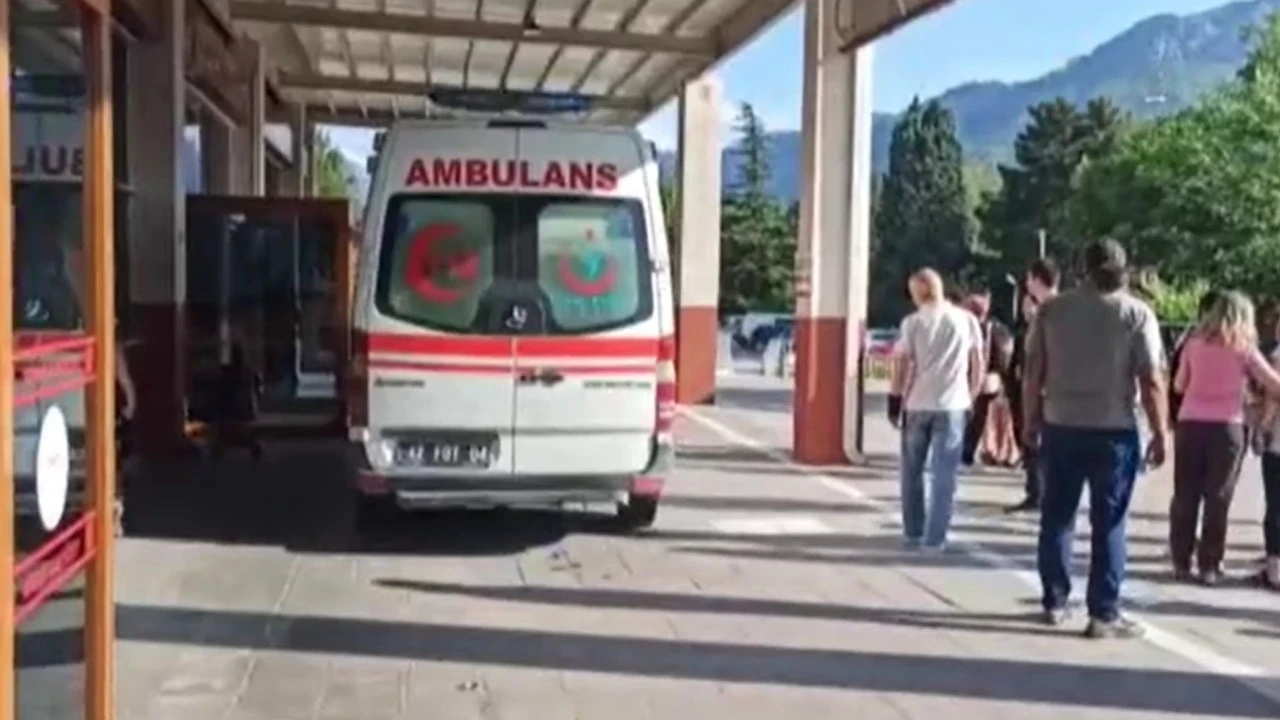 Balkondan düşen 11 yaşındaki çocuk ağır yaralandı