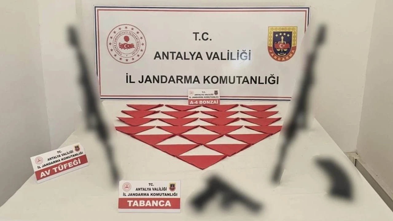Kepez’de jandarmadan uyuşturucu operasyonu: Kilolarca madde ve silah ele geçirildi