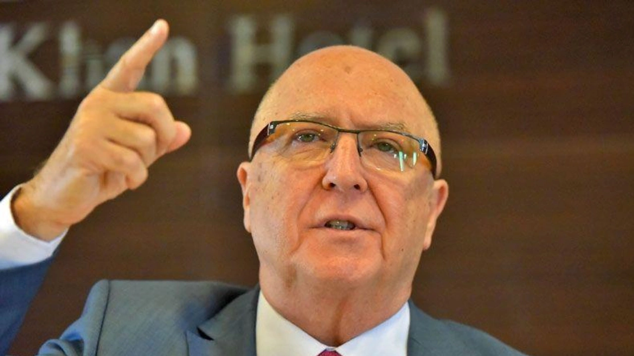 Eski Antalya Büyükşehir Belediye Başkanı ve Milletvekili Hasan Subaşı'dan Yeni Parti'ye destek