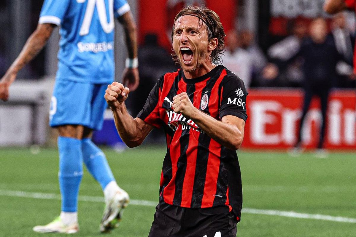 41 yaşındaki Modric'ten bir yeni imza daha