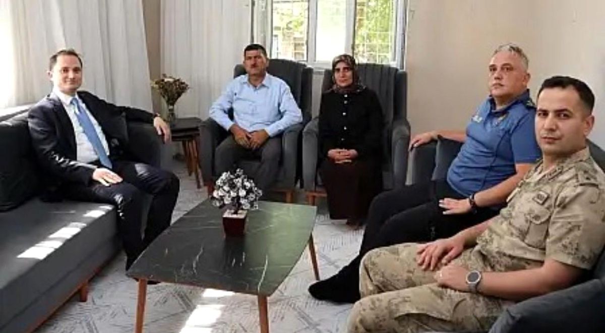 Kurtalan Kaymakamı Başara şehit aileleriyle görüştü